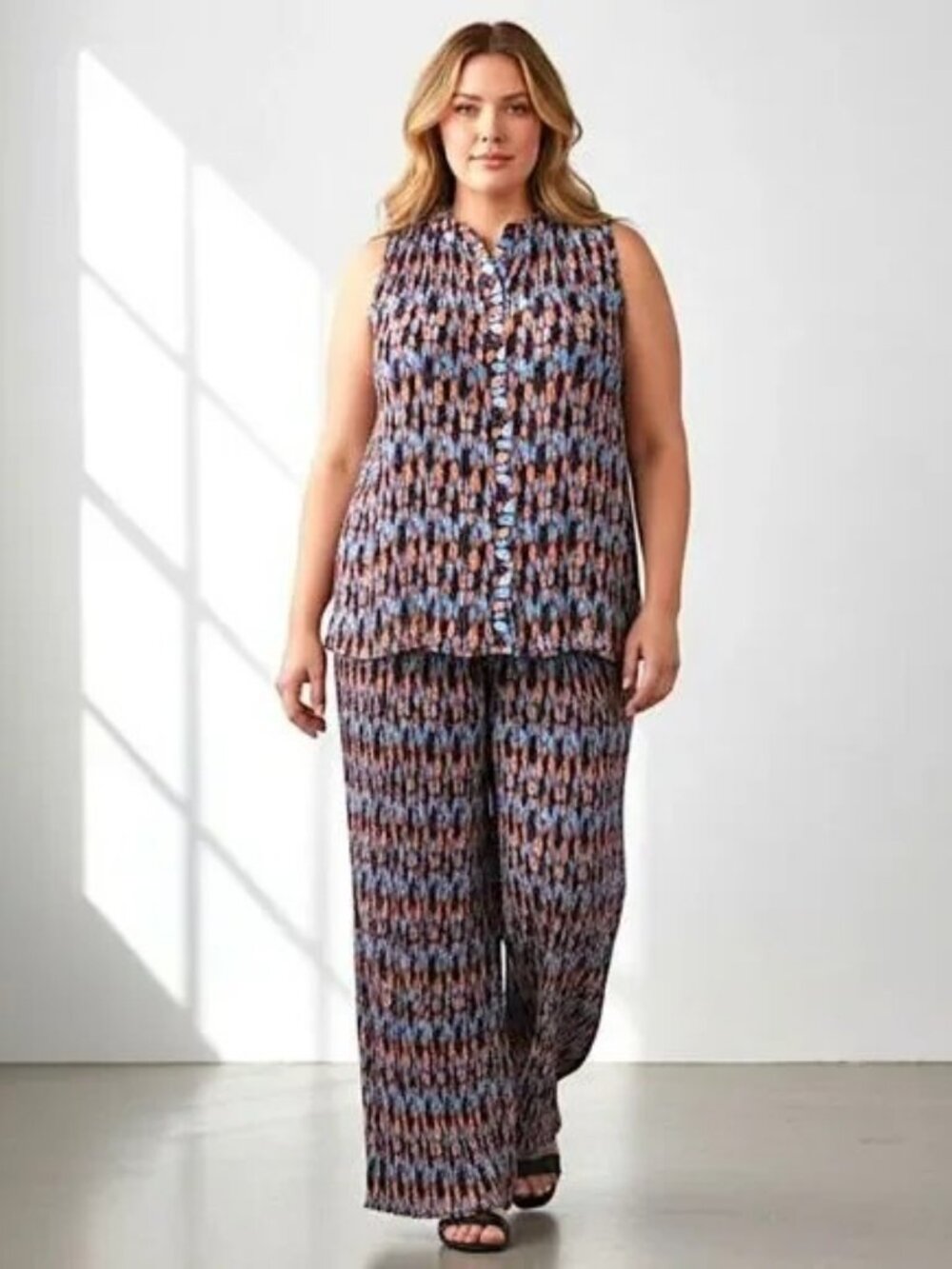 Wildfang | Empower Plisse Flower Print Sleeveless Blouse | Size 1X